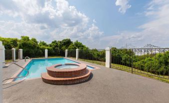 Days Inn & Suites by Wyndham Vicksburg