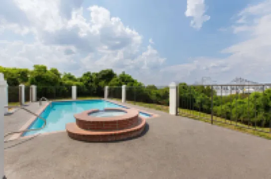 เดย์สอินน์แอนด์สวีทส์ บายวินด์แฮม วิคส์เบิร์ก