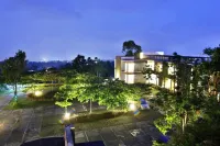 The House Tour Uphill Hotels in Parongpong