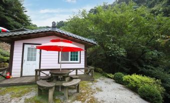 Danyang Sobaeksan Tongnamu Pension