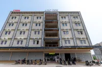 RedDoorz Plus at Komplek ABC Batu Aji Batam Hotel dekat Jl. Mitra mall
