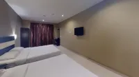 Oriental City Inn Hotels in Скудай
