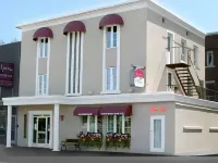 Auberge Centre Ville Hotels in Jonquière