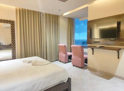 The Q Hotel RK Beach