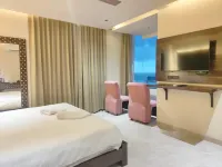 The Q Hotel RK Beach - Beach