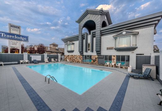 트래블로지 바이 윈덤 캘거리 사우스