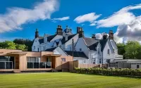 Skeabost House Hotel Hotels near Sgurr a Ghreadaidh and Sgurr a Mhadaidh