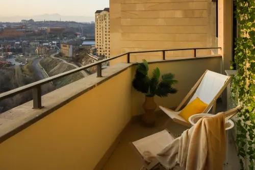 KeyGo #0047, 1 Bedroom, Next to English Park Apartments