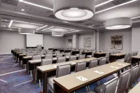 Embassy Suites by Hilton Raleigh Crabtree Hotel di House Creek