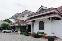 Urbanview Hotel Tritia Lampung Hotels in Kedaton
