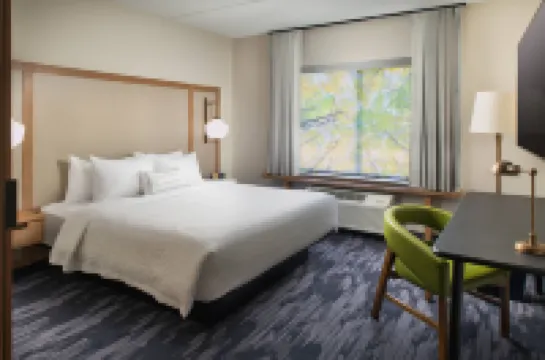 แฟร์ฟิลด์ อินน์แอนด์สวีทส์ เอเธนส์ แมริออท โรงแรมในเอเธนส์