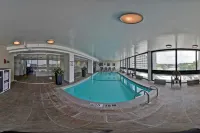 포 포인츠 바이 쉐라톤 보스턴 뉴턴 - 수영장
