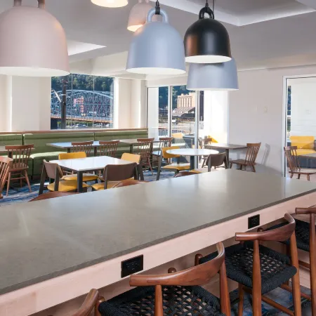Fairfield Inn & Suites Pittsburgh Downtown Отели рядом с достопримечательностью «Привокзальная площадь»