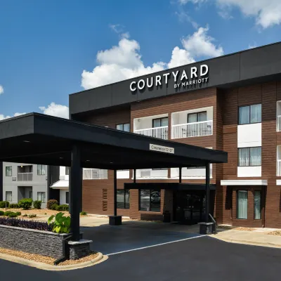 Courtyard Charlotte Matthews Hotels in der Nähe von Independence Einkaufszentrum