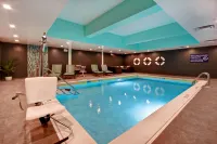 Tru by Hilton Wytheville - piscine
