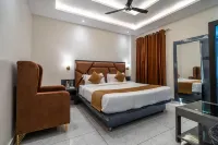 Hotel the Vaishvik Banganga Road