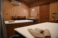 Golden Retreat - spa