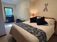 Quiet Apartment in Beautiful Setting