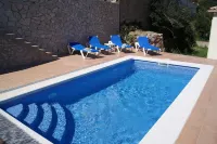 Spacious Villa with Pool, Jacuzzi, Stunningly Situated on the Med - 私人泳池