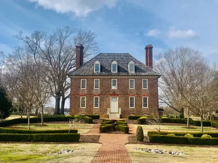 Perfect for Williamsburg/Busch vacation. 2BDR/2BA (6) Отели рядом с достопримечательностью «Парк развлечений Busch Gardens»