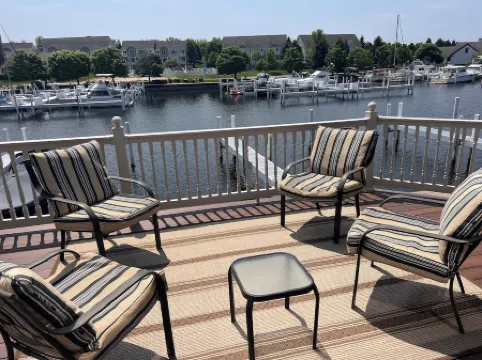 Indoor/Outdoor Pool and Hot Tub, Beautiful Beaches, Perfect for Ski Vacations