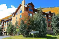 Copper Center Village. Newly renovated. Gas Fireplace. FREE Underground Parking.