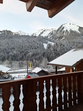 Superb Detached 4 Bedroom Family Chalet. Perfect for Winter and Summer.