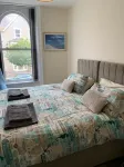 First floor, recently renovated central Llandudno apartment โรงแรมใน