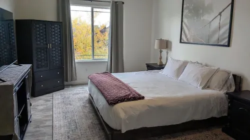 Quiet and comfortable home near SLC and ski resorts Hotels in North Salt Lake