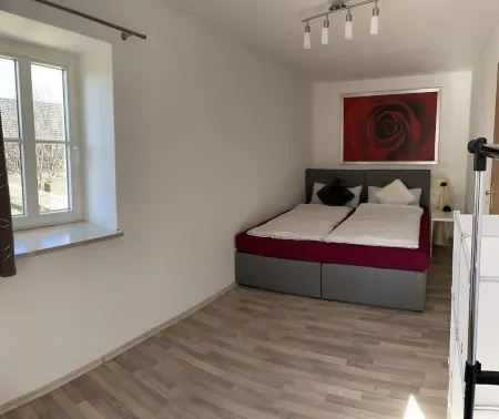 Ground floor apartment just outside Dresden with terrace and garden Отели в г. Саксонская Швейцария — Восточные Рудные Горы