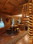 Secluded cabin in the woods-UTV, hunting, fishing, pet friendly