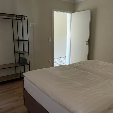 Renoviertes Ferienhaus 115 qm, mit Ganzjährig Beheiztem Innenpool 28 C und Spa