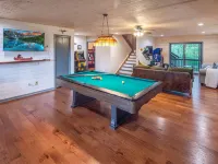 Private Mountain Home, 2miles To Ski, Hot Tub, Views, Fireplace, & Pet Friendly! 비치 마운틴 호텔
