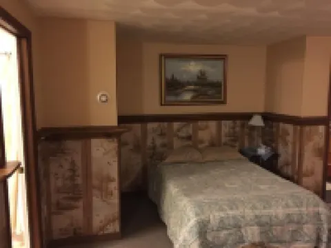 Efficiency Apt between Cornell, SUNY Cortland -Handicap Accessible