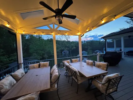 NEW 2024! LUXURY LAKEFRONT!Chef's Kitchen, Elevator, Firepit, Bar, Gameroom!