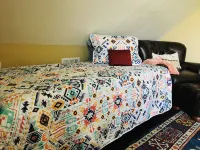 Rustic BLUEBONNET CABIN with Views-Near Hidden Falls Park-2 acres, 2 min to lake