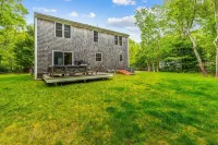 The Driftwood Home, 5 min from Mashpee Commons, AC Отели рядом с достопримечательностью «Bristol Beach»