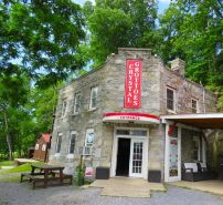 5-Minute Walk to Winery & Battlefield 1-Acre Wine Weekend Getaway w/ Fire Pit