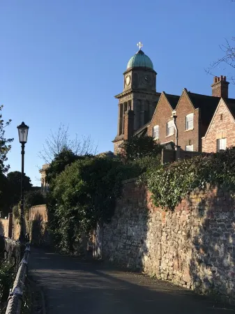 AWARD WINNING Shining Star on the Historic Cartway with River Views