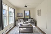 Cozy Cottage in Grants Pass Near River!