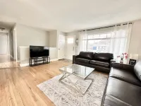 5-Bdrm-Remodeled-Modern-New-Appliances-Furniture Hotels in Littleton