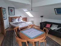 Dachgeschosswohnung Lichterfelde Hotel in zona Glienicker Brücke