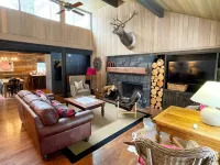 Meadow House 7 / 2 BR / 2 BA Sleeps 6+ Hotels in Sunriver