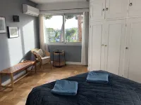 Villa in front of old port Golfe-Juan. Sea view, walk to beach, restaurants. AC!