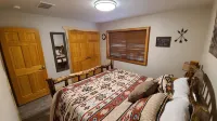 Cabin on Creek W/fire pit close to Ski, boat, fishing, Hike with large game room