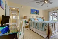 40 STEPS to the beach. 4bdrm home, dog friendly, decks, ocean views