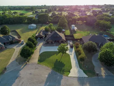 The Gotti Ranch/ Gameroom/ Pool/ Gym/ Theater/ Tiki Bar/ Grills/ Mariokart/ PS4