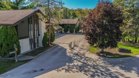 OWNER MANAGED Boyne Mtn Ski-in Ski-out 3BR plus Loft and Bonus Room Sleeps 12