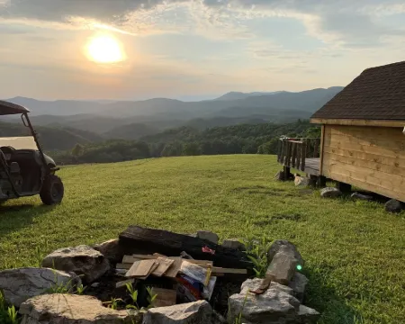 Glamping in the Tiny House with a Huge View Hotels in Falling Spring