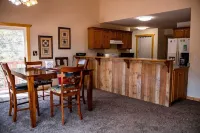 Large Lakefront Home On Beaver Lake - Sleeps 15